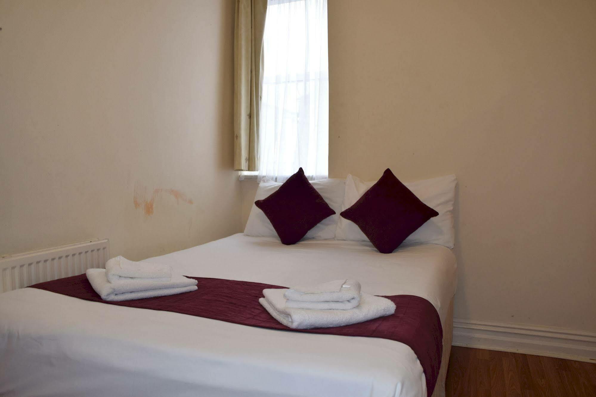 Queens Drive Hotel At Finsbury Park Londyn Zewnętrze zdjęcie